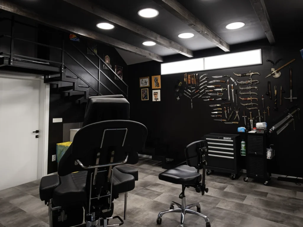 Prostor privatnog Anubis Tattoo studija u Čepinu